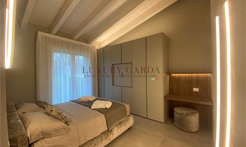 Villa for Sale in Puegnago sul Garda