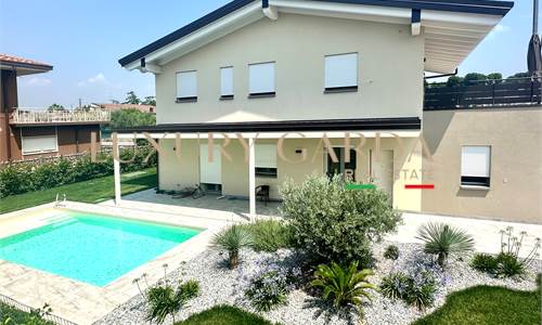 Четырёхкомнатная квартира в продажа для Puegnago sul Garda
