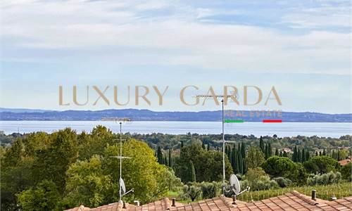 Villa con piscina a Polpenazze del Garda